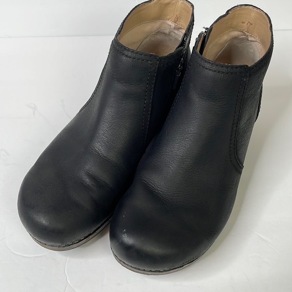 Dansko Barbara low bootie size euro 40 US 9.5